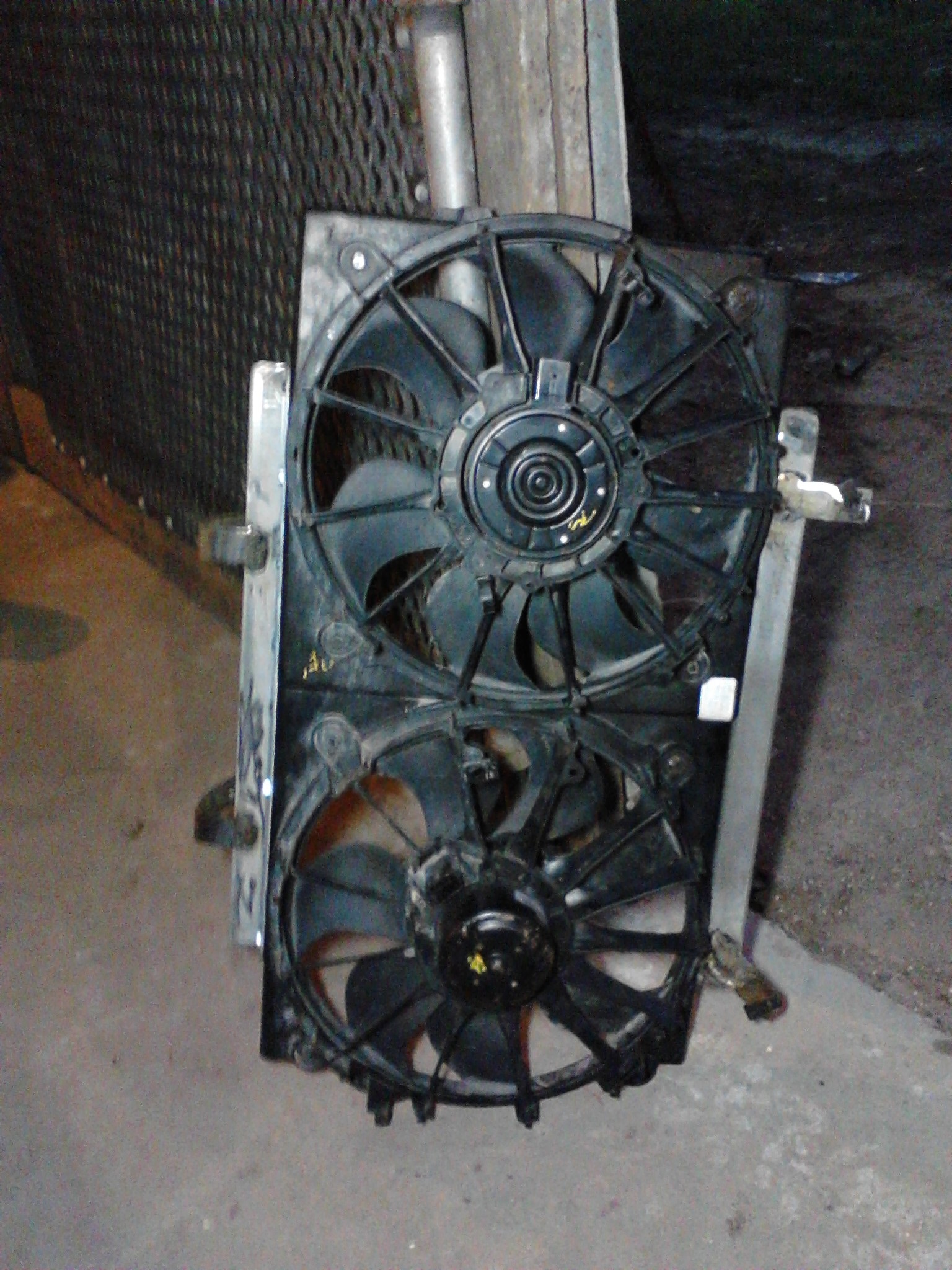 Dual fans - mounts.jpg