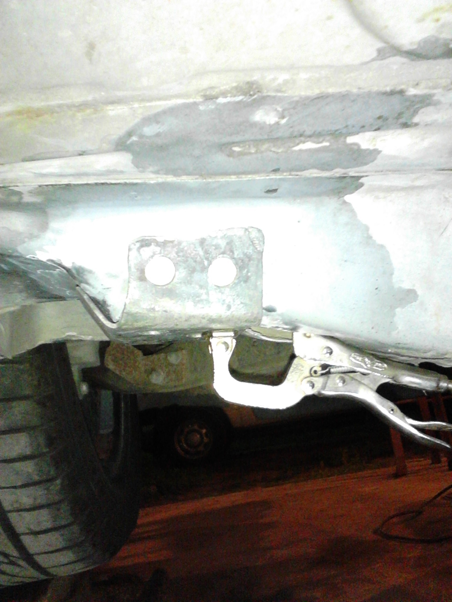 Subframe connector brace.jpg